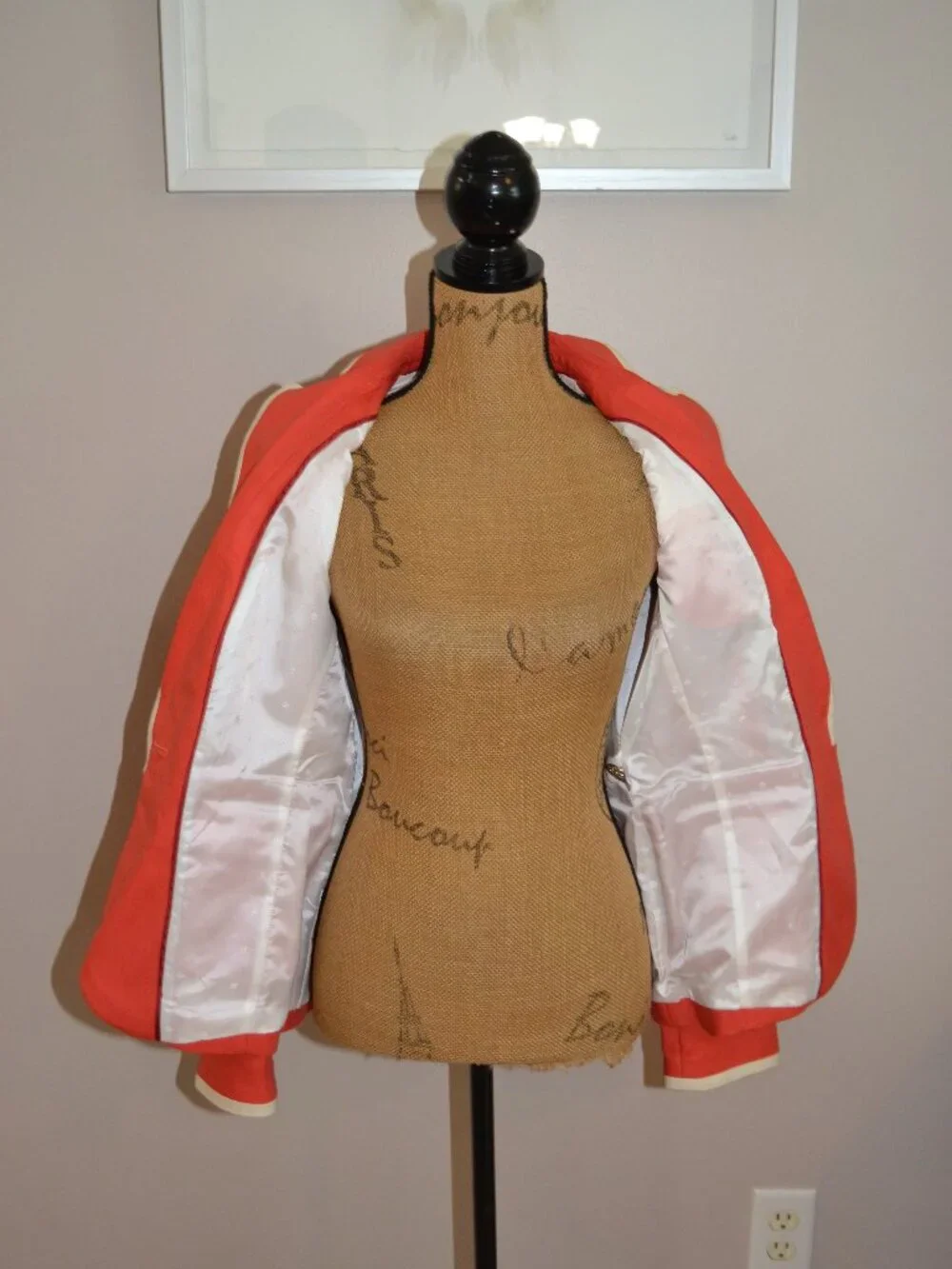 Banana Republic New Tailored Coral Blazer with White Piping Trim $150 size 6